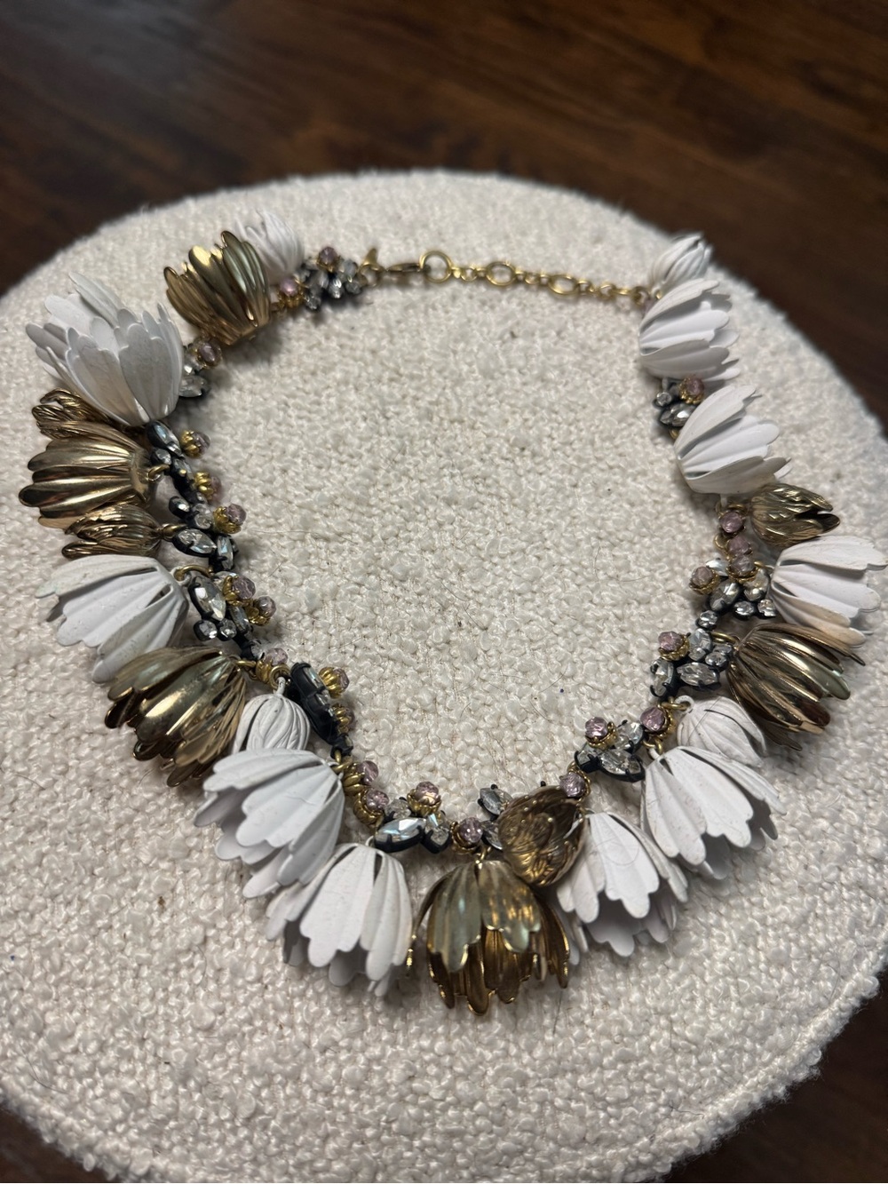 Vintage J. Crew Elegant White and Gold Floral Statement Necklace - Women Jewelry